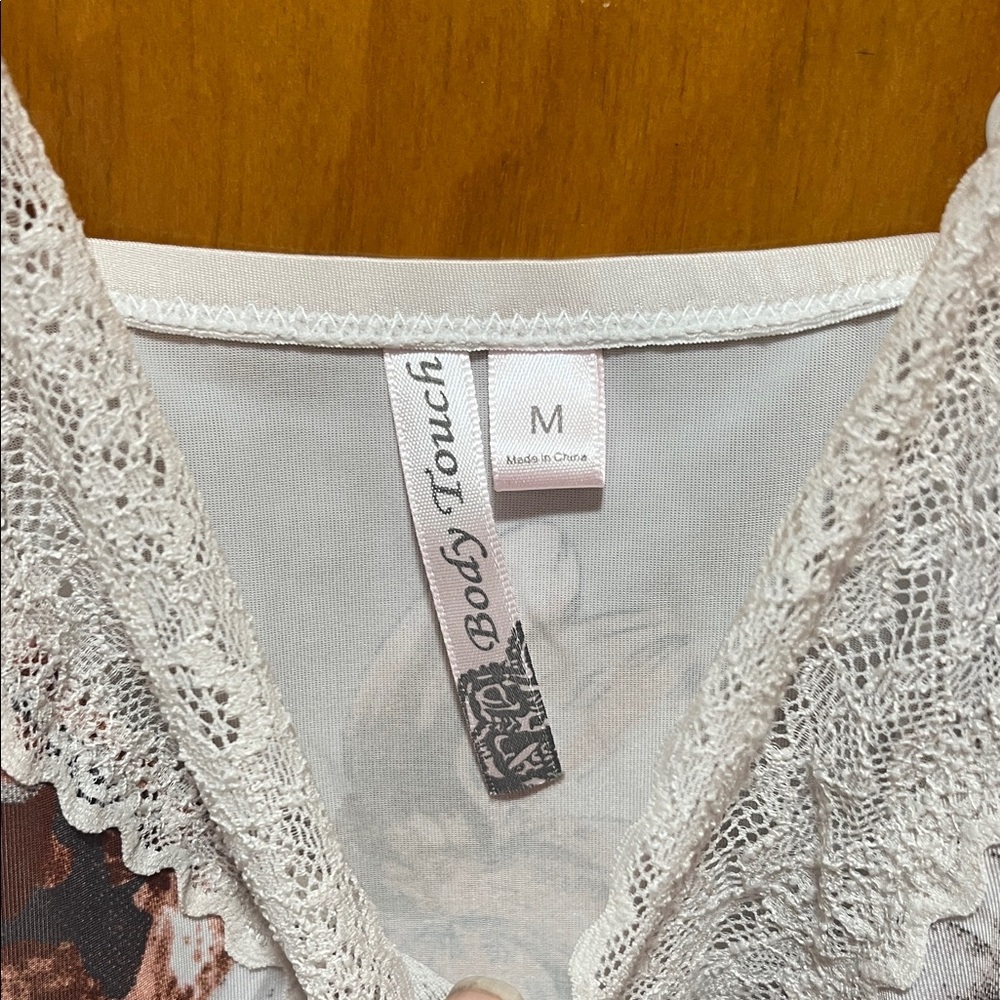 Body Touch Floral Lace Pajama Set with Robe - Picture 6 of 12